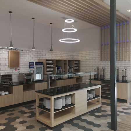 Holiday Inn Express Madrid Leganes By Ihg Exteriör bild