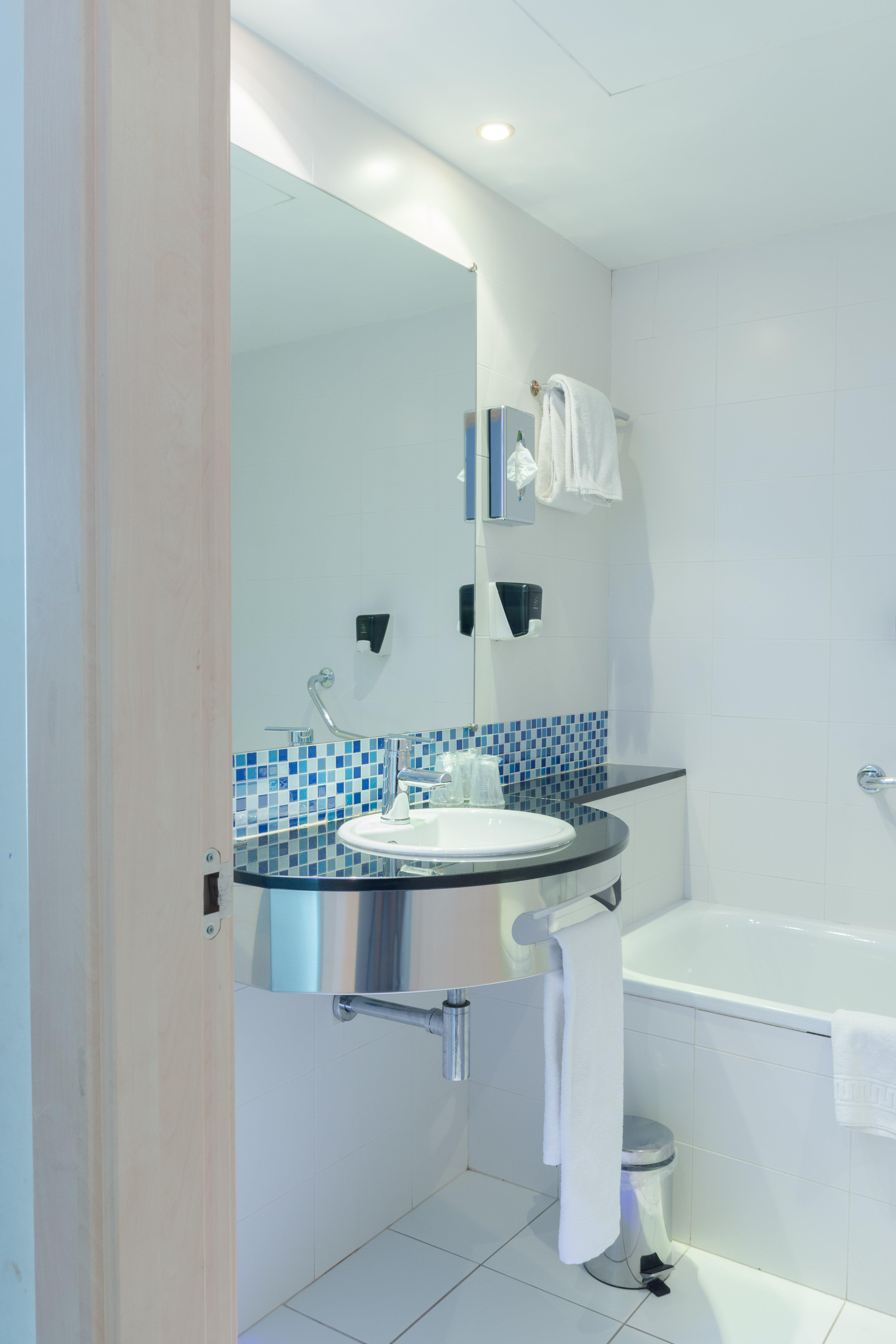 Holiday Inn Express Madrid Leganes By Ihg Exteriör bild
