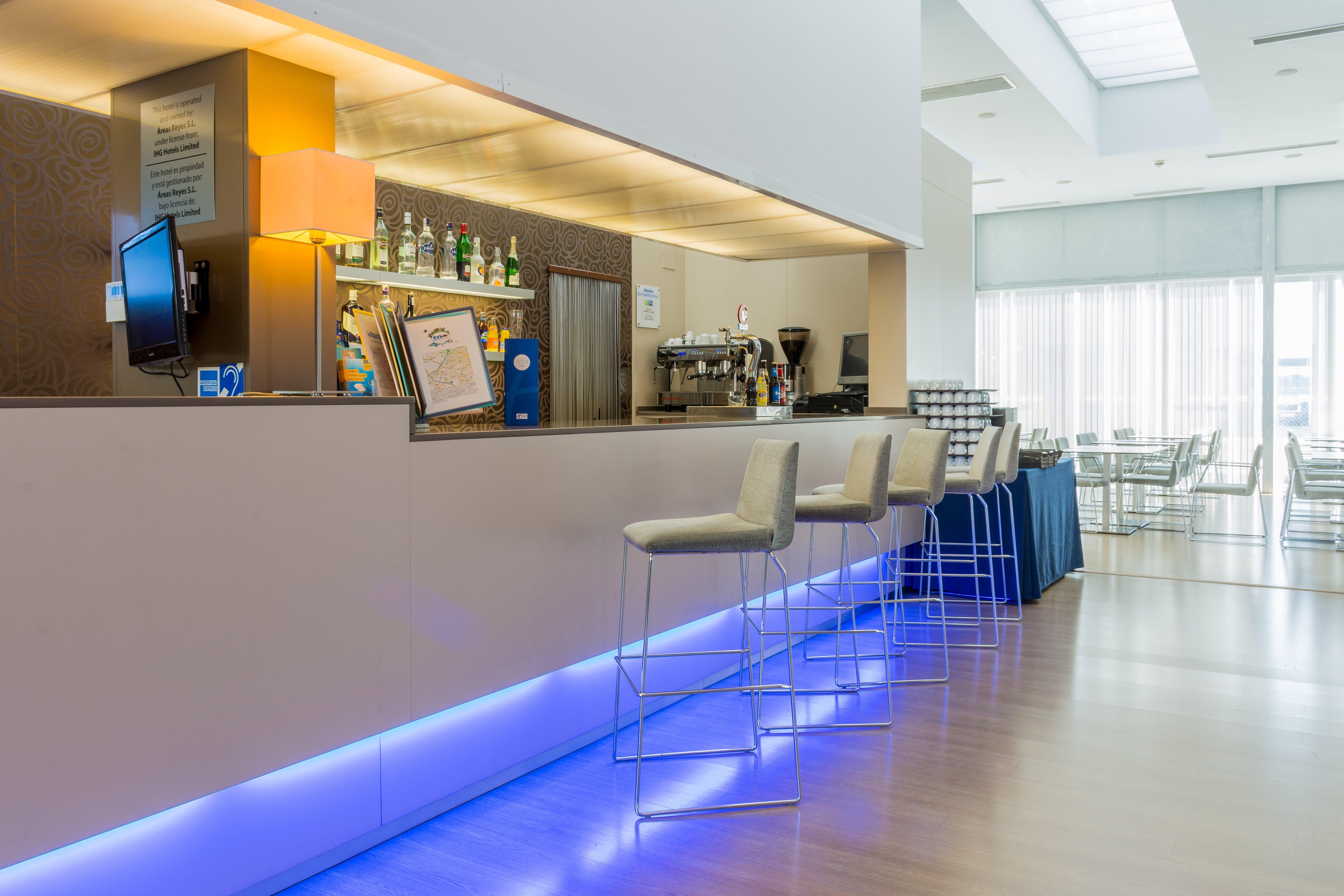Holiday Inn Express Madrid Leganes By Ihg Exteriör bild