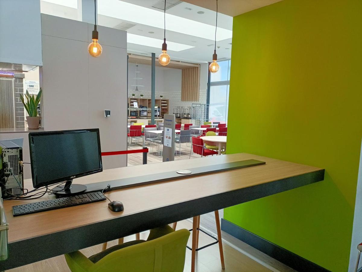 Holiday Inn Express Madrid Leganes By Ihg Exteriör bild