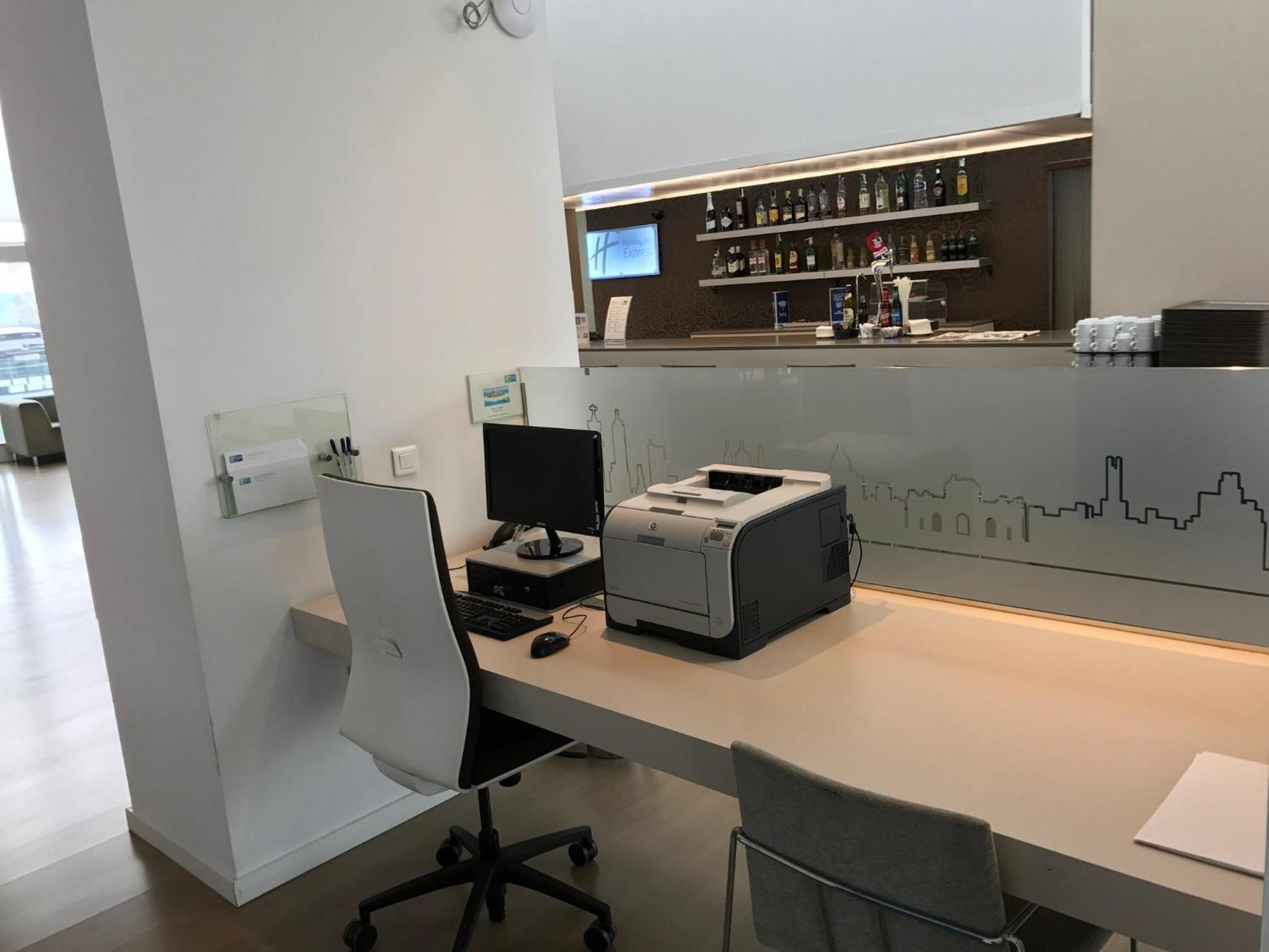 Holiday Inn Express Madrid Leganes By Ihg Exteriör bild