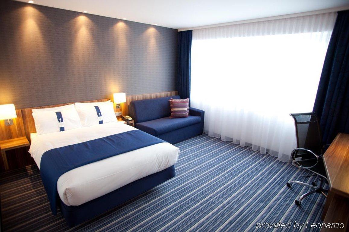 Holiday Inn Express Madrid Leganes By Ihg Exteriör bild