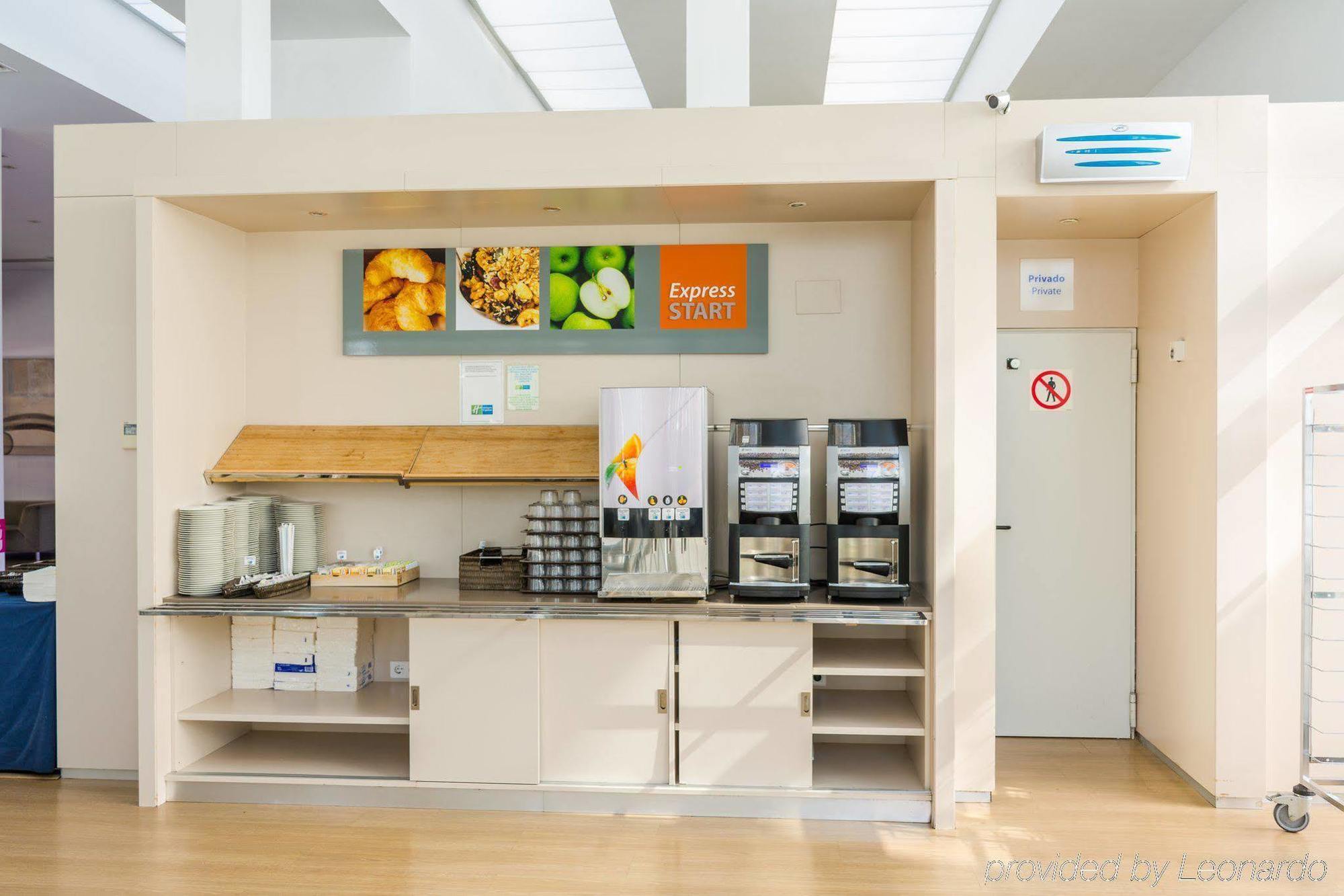 Holiday Inn Express Madrid Leganes By Ihg Exteriör bild